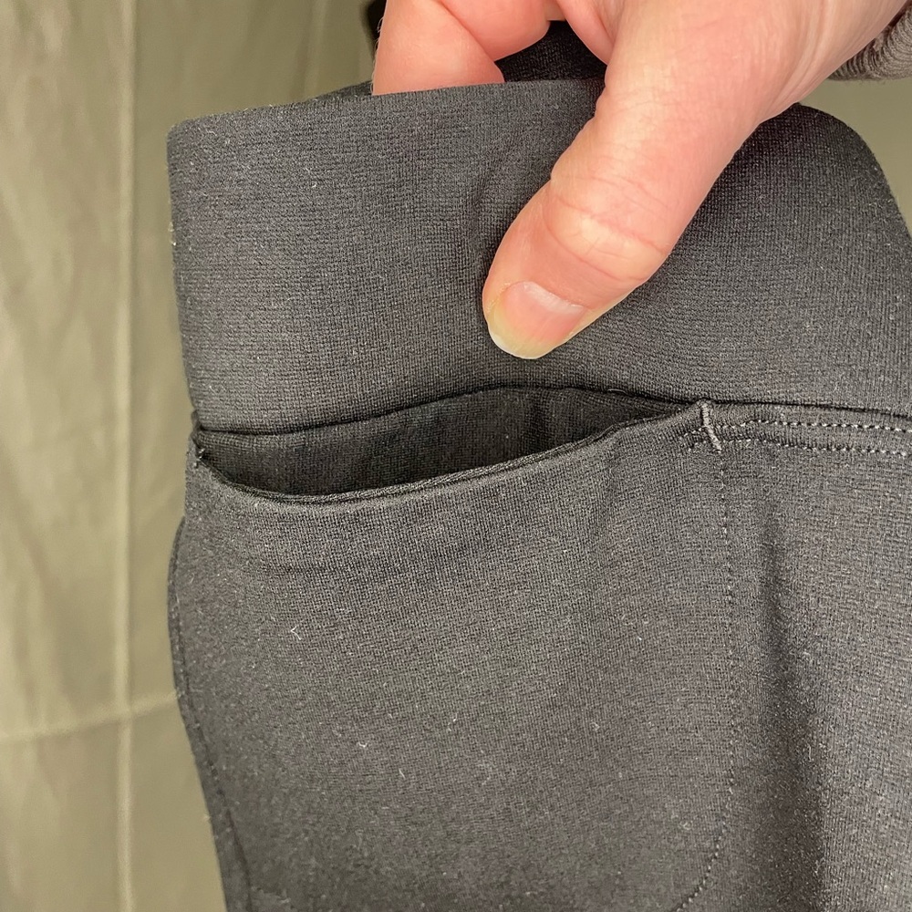 American Giant Black Capri Leggings - Picture 4 of 7